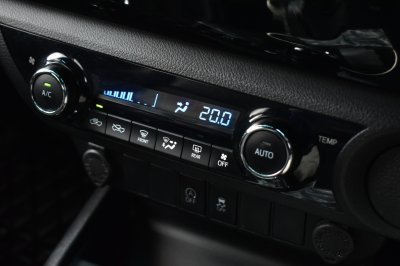 TOYOTA REVO REVO 4ประตู 2.8 ROCCO AT ปี 2019