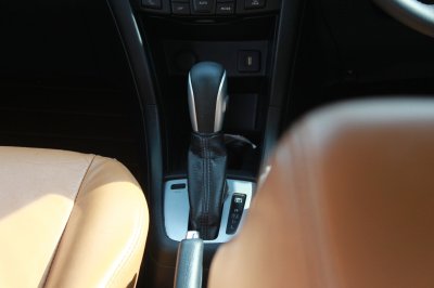 SUZUKI SWIFT 1.2 GLX AT YEAR 2017
