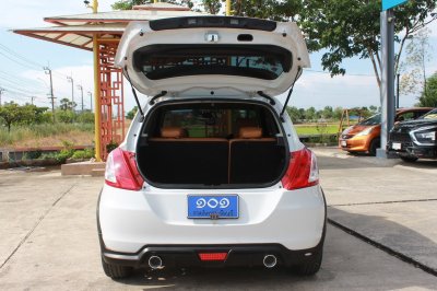 SUZUKI SWIFT 1.2 GLX AT YEAR 2017
