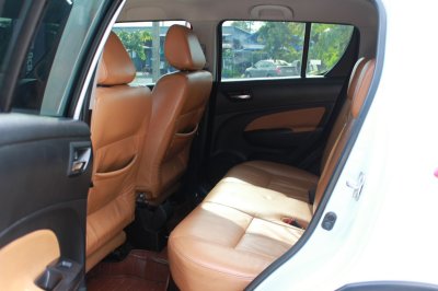 SUZUKI SWIFT 1.2 GLX AT YEAR 2017