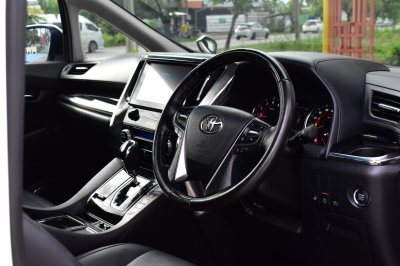 TOYOTA ALPHARD 2.5 S C Package AT ปี 2023