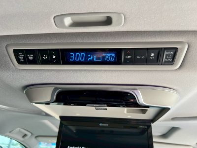 TOYOTA ALPHARD 2.5 S C Package AT ปี 2023