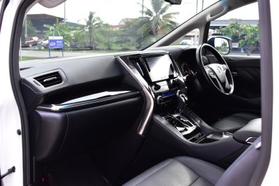 TOYOTA ALPHARD 2.5 S C Package AT ปี 2023