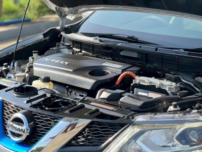 NISSAN XTRAIL 2.0 Hybrid AT ปี 2017