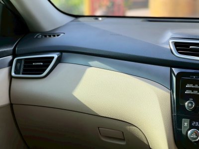 NISSAN XTRAIL 2.0 Hybrid AT ปี 2017