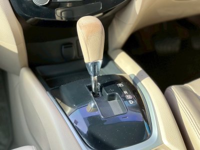 NISSAN XTRAIL 2.0 Hybrid AT ปี 2017