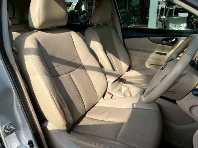 NISSAN XTRAIL 2.0 Hybrid AT ปี 2017