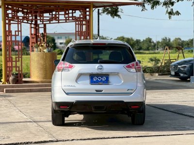 NISSAN XTRAIL 2.0 Hybrid AT ปี 2017