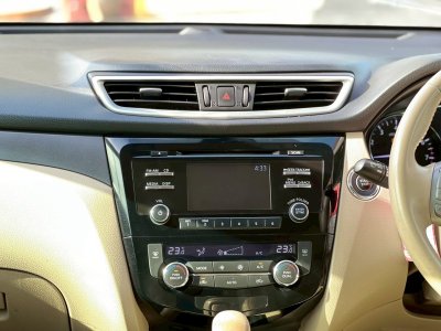NISSAN XTRAIL 2.0 Hybrid AT ปี 2017