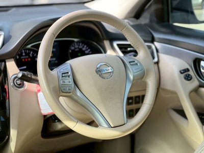NISSAN XTRAIL 2.0 Hybrid AT ปี 2017