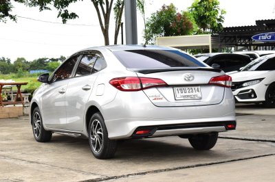 TOYOTA YARIS ATIV 1.2 sport AT YEAR 2020