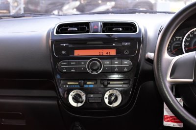 MITSUBISHI ATTRAGE 1.2 GLX AT YEAR 2015