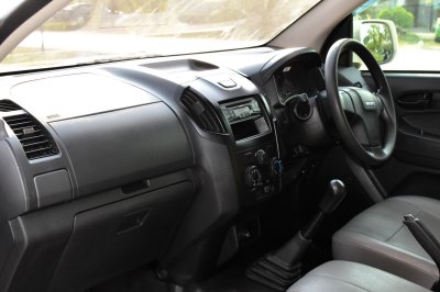 ISUZU DMAX 3.0 S Single cab MT YEAR 2019