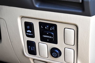 TOYOTA	FORTUNER 3.0 V 2WD AT YEAR 2013