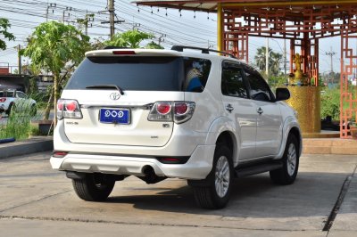 TOYOTA	FORTUNER 3.0 V 2WD AT YEAR 2013