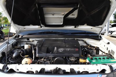 TOYOTA	FORTUNER 3.0 V 2WD AT YEAR 2013