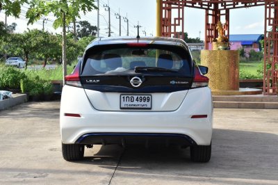 NISSAN LEAF EV AT YEAR 2020