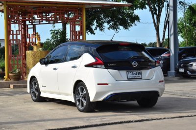 NISSAN LEAF EV AT YEAR 2020