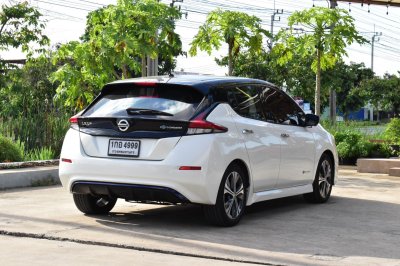 NISSAN LEAF EV AT YEAR 2020