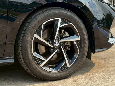 MG 5 1.5 X sunroof	AT YEAR 2021