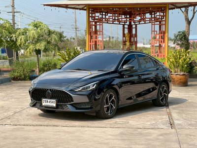 MG 5 1.5 X sunroof	AT YEAR 2021