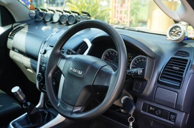 ISUZU  DMAX cab 1.9 Hi-lander L MT YEAR 2019