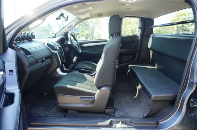 ISUZU  DMAX cab 1.9 Hi-lander L MT YEAR 2019