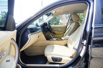 BMW 320i 2.0 (F30) AT YEAR 2015