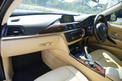 BMW 320i 2.0 (F30) AT YEAR 2015