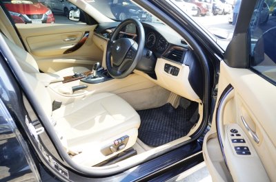 BMW 320i 2.0 (F30) AT YEAR 2015