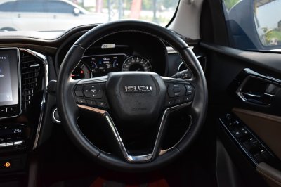 ISUZU MU-X 1.9 ELEGANT 2WD AT YEAR 2024