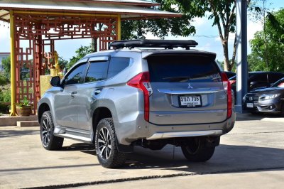 MITSUBISHI PAJERO 2.4 GT PREMIUM 4WD AT YEAR 2015