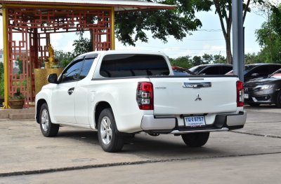 MITSUBISHI TRITON cab 2.5 GLX MT ปี 2023