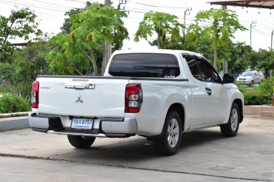 MITSUBISHI TRITON cab 2.5 GLX MT ปี 2023