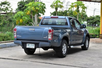 ISUZU DMAX cab 2.5 hi-lander Z MT YEAR 2013