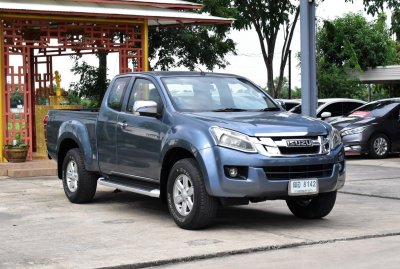 ISUZU DMAX cab 2.5 hi-lander Z MT YEAR 2013