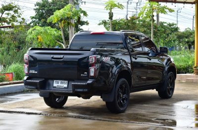 ISUZU DMAX 4ประตู 3.0 VCROSS M 4WD ปี 2023