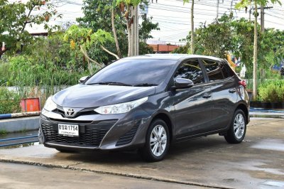 TOYOTA YARIS 1.2 E YEAR 2020