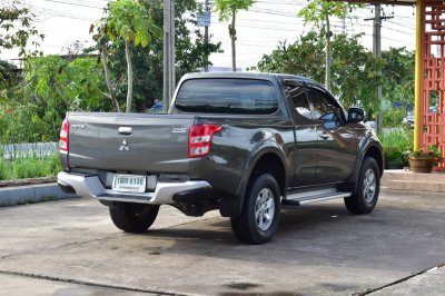 MITSUBISHI TRITON CAB 2.4 GLX PLUS ปี 2015