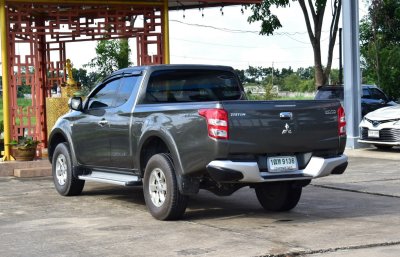 MITSUBISHI TRITON CAB 2.4 GLX PLUS ปี 2015