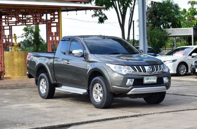 MITSUBISHI TRITON CAB 2.4 GLX PLUS ปี 2015