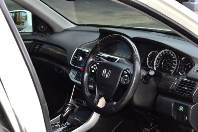 HONDA ACCORD 2.0EL ปี 2013