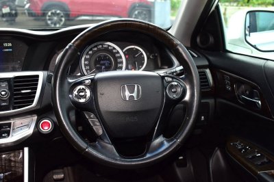 HONDA ACCORD 2.0EL ปี 2013