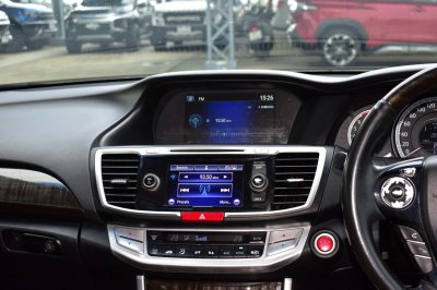 HONDA ACCORD 2.0EL ปี 2013