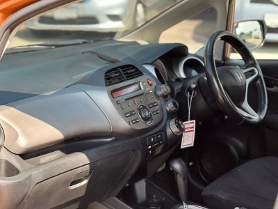 HONDA JAZZ 1.5 S AT ปี 2012