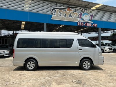 TOYOTA 	COMMUTER 2.5 MT YEAR 2013