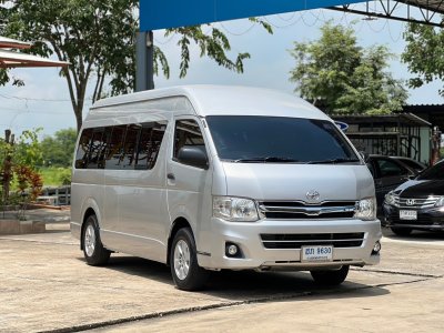 TOYOTA 	COMMUTER 2.5 MT YEAR 2013