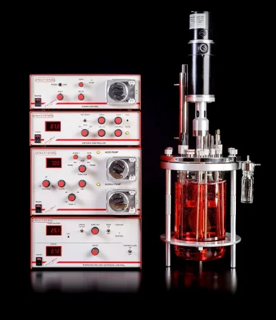 ชุดควบคุมครบฟังก์ชันสำหรับถังปฏิกรณ์ FerMac 200 Modular bench-top fermenter system