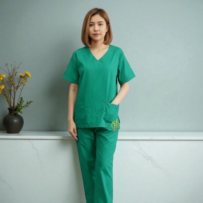 ชุดสครับ สีเขียว ผ้าโทเร 210 เส้น