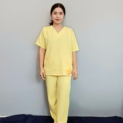 ชุดสครับ คอวีเกย สีเหลือง ผ้าโซล่อน